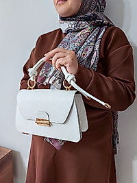 DÜĞÜM DETAYLI MIKNATISLI KADIN ÇANTASI